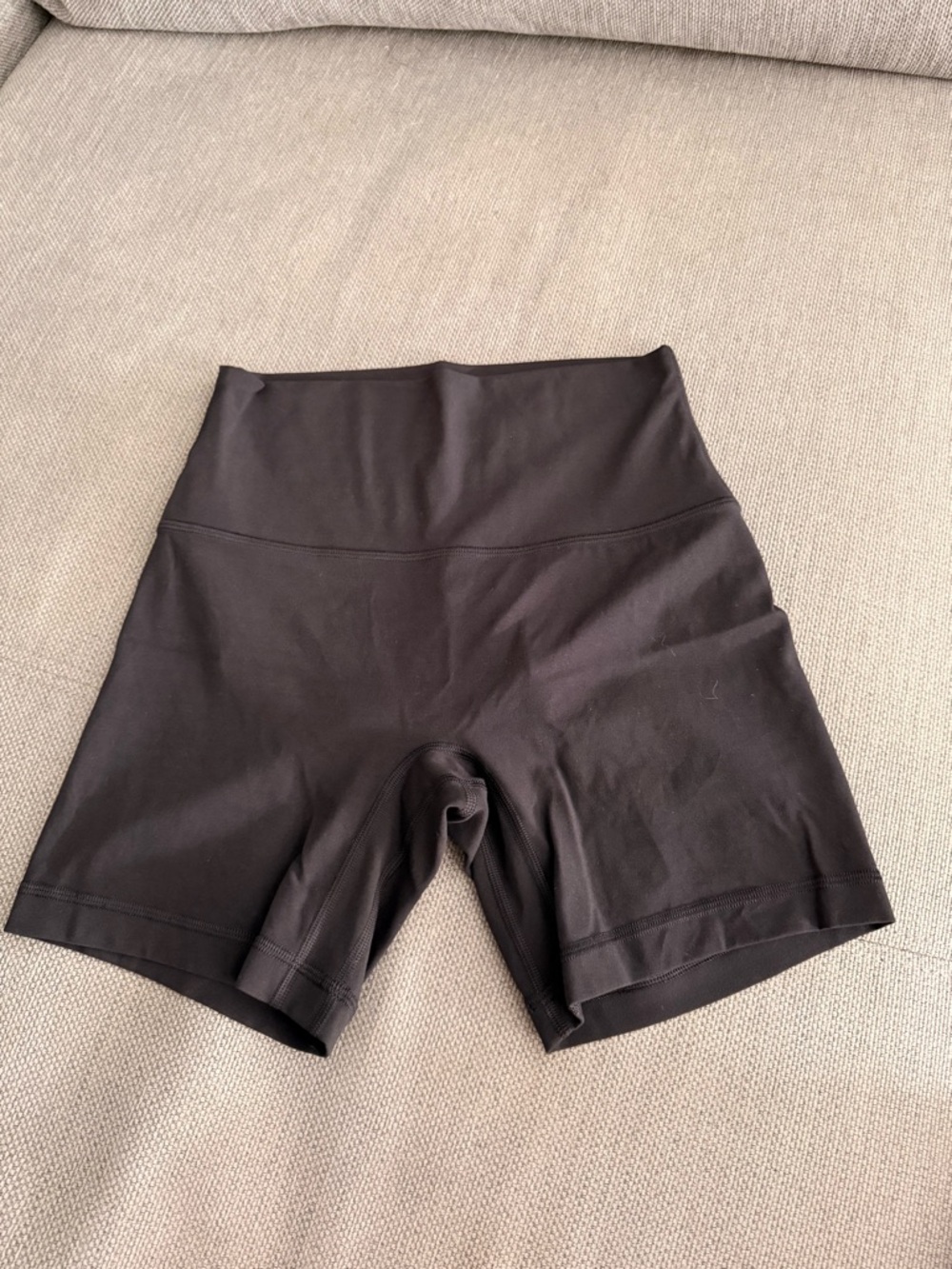 lululemon align shorts 6 inch